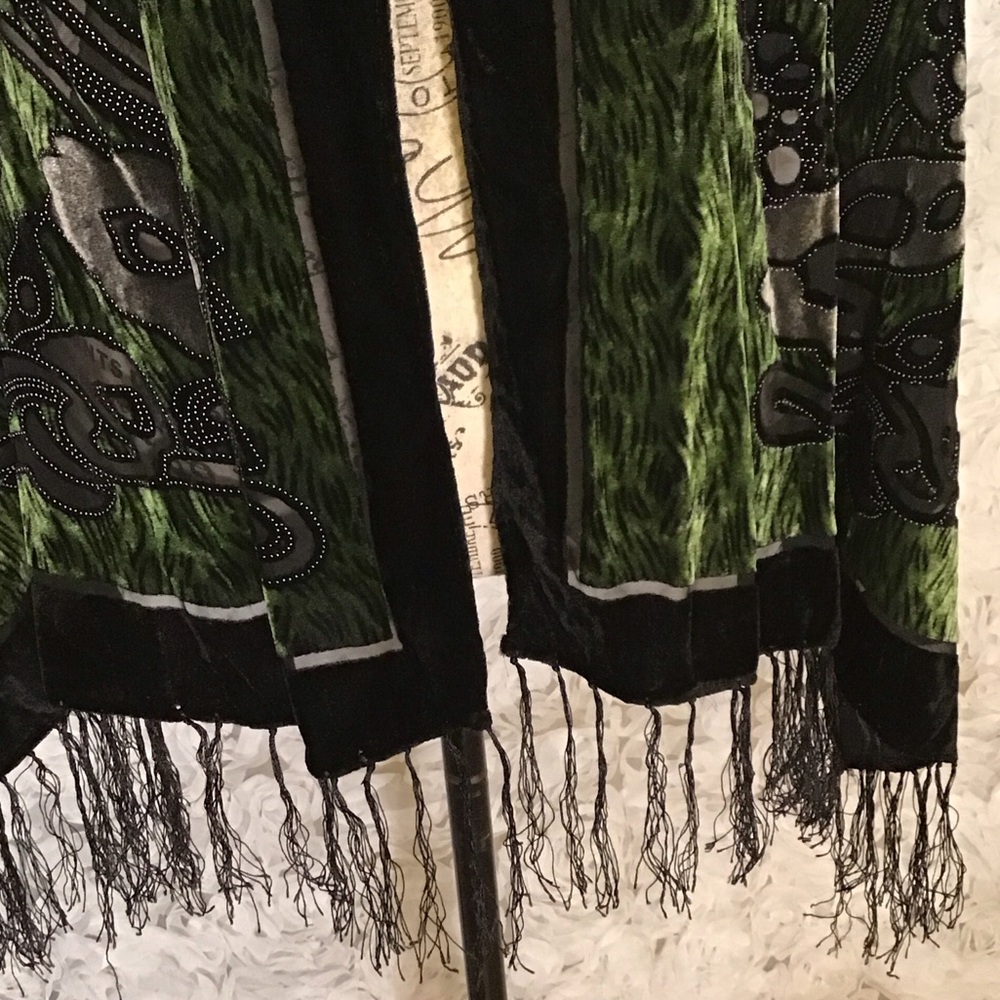 Fashion Scarf Burnout Velvet Green & Black Floral Details Scarf with Fringe - Picture 5 of 15